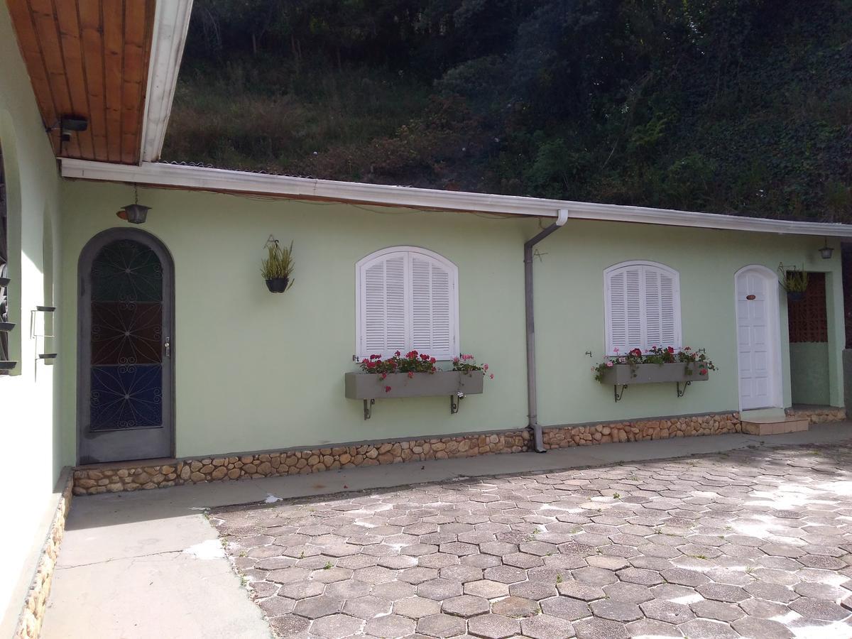 Suites Campos Do Jordao Кампус-ду-Жордау Экстерьер фото